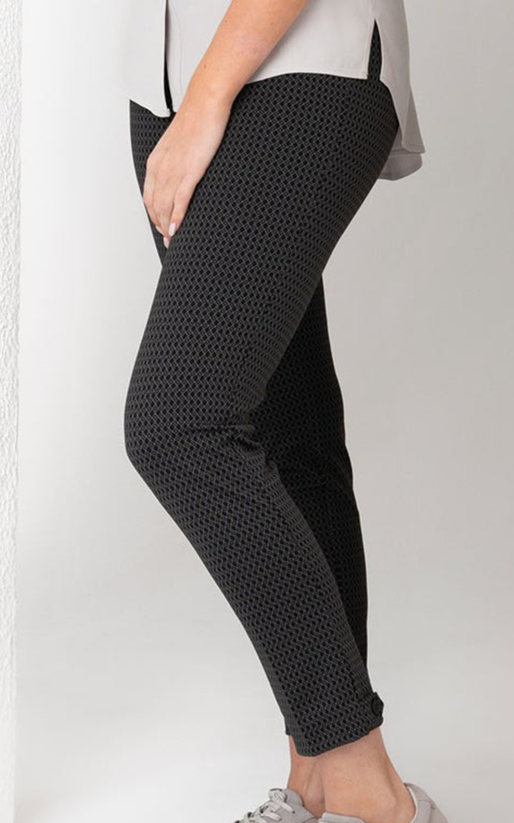 Slim Ankle Pant In Kayleigh product photo.