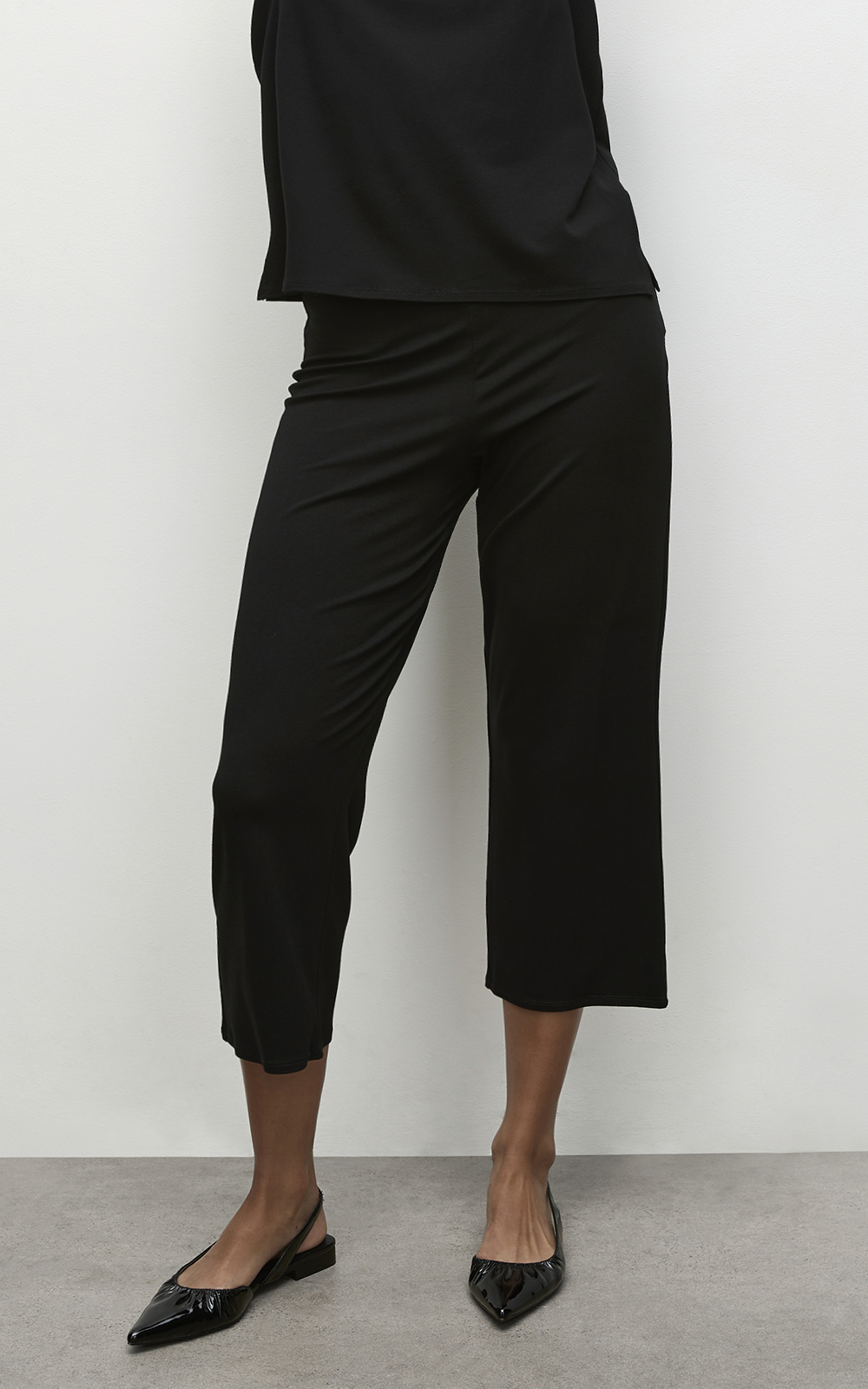 3/4 Pant product photo.