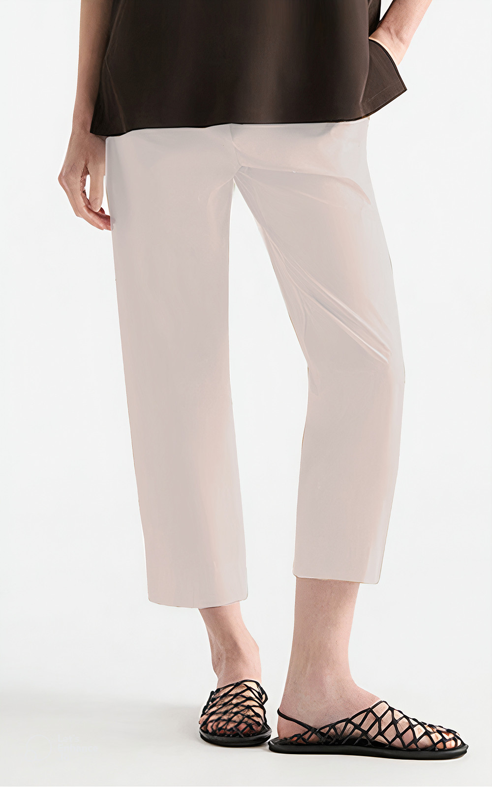 Cropped Pant product photo.