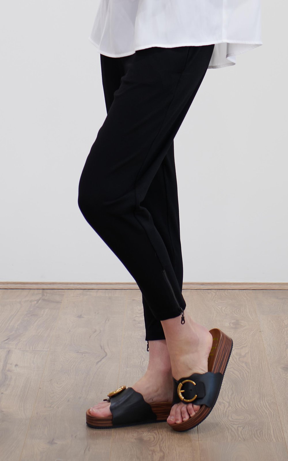 Zip Stiletto Pant product photo.