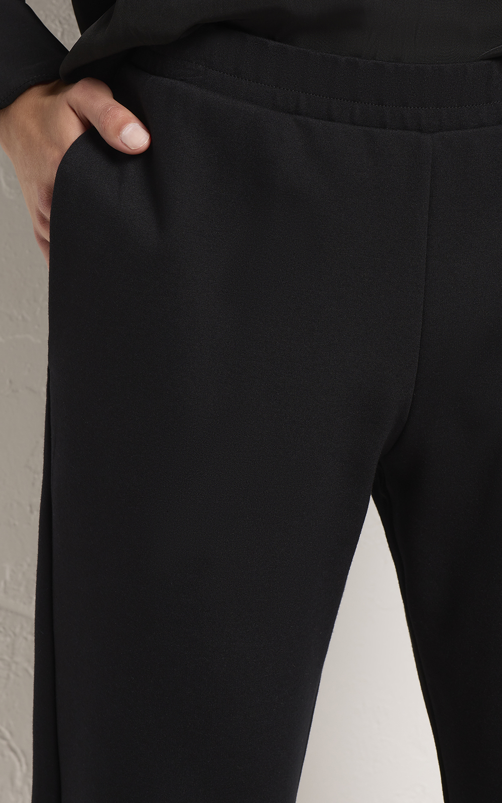 Zip Stiletto Pant product photo.