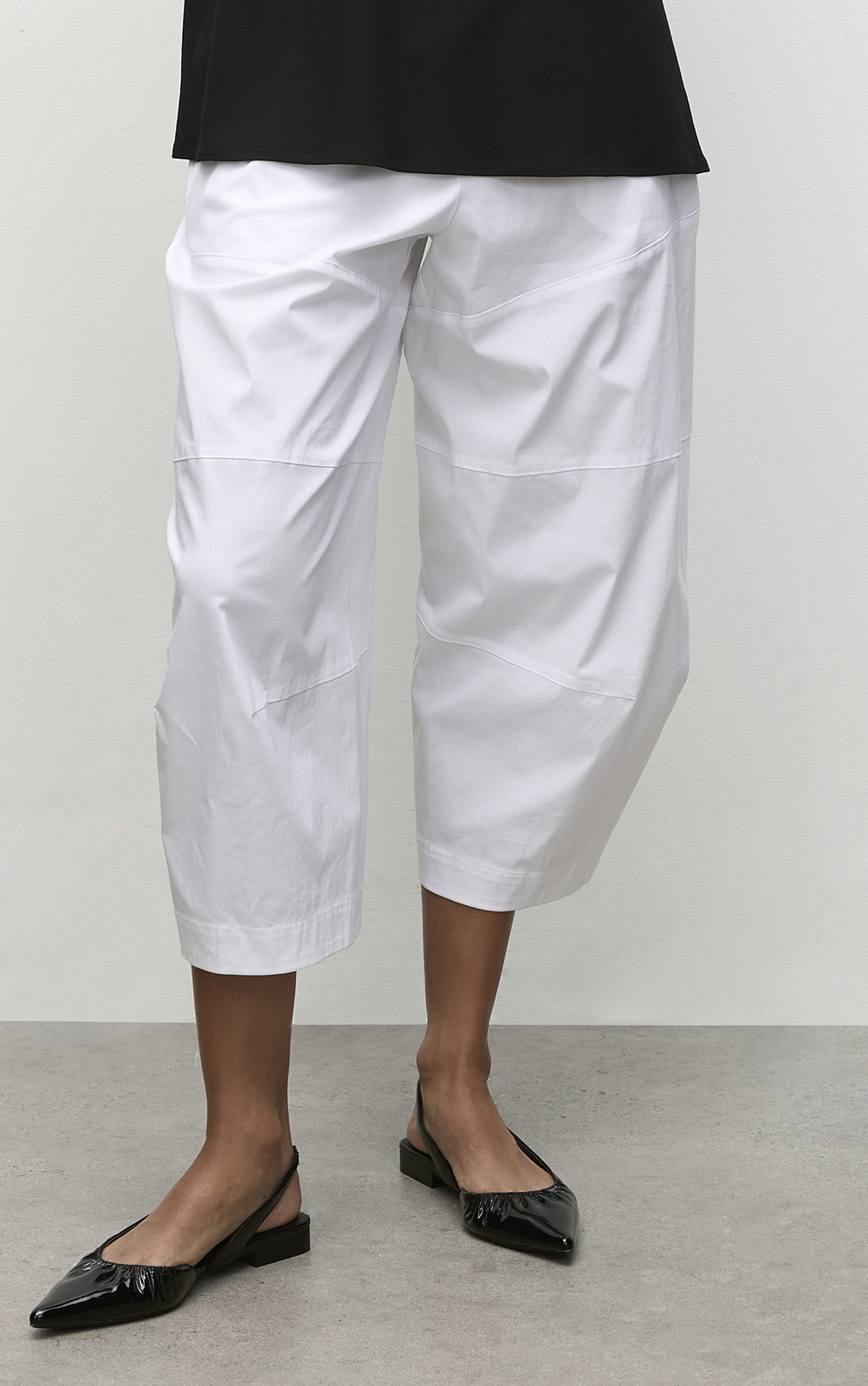 Cropped Tuscan Pant product photo.