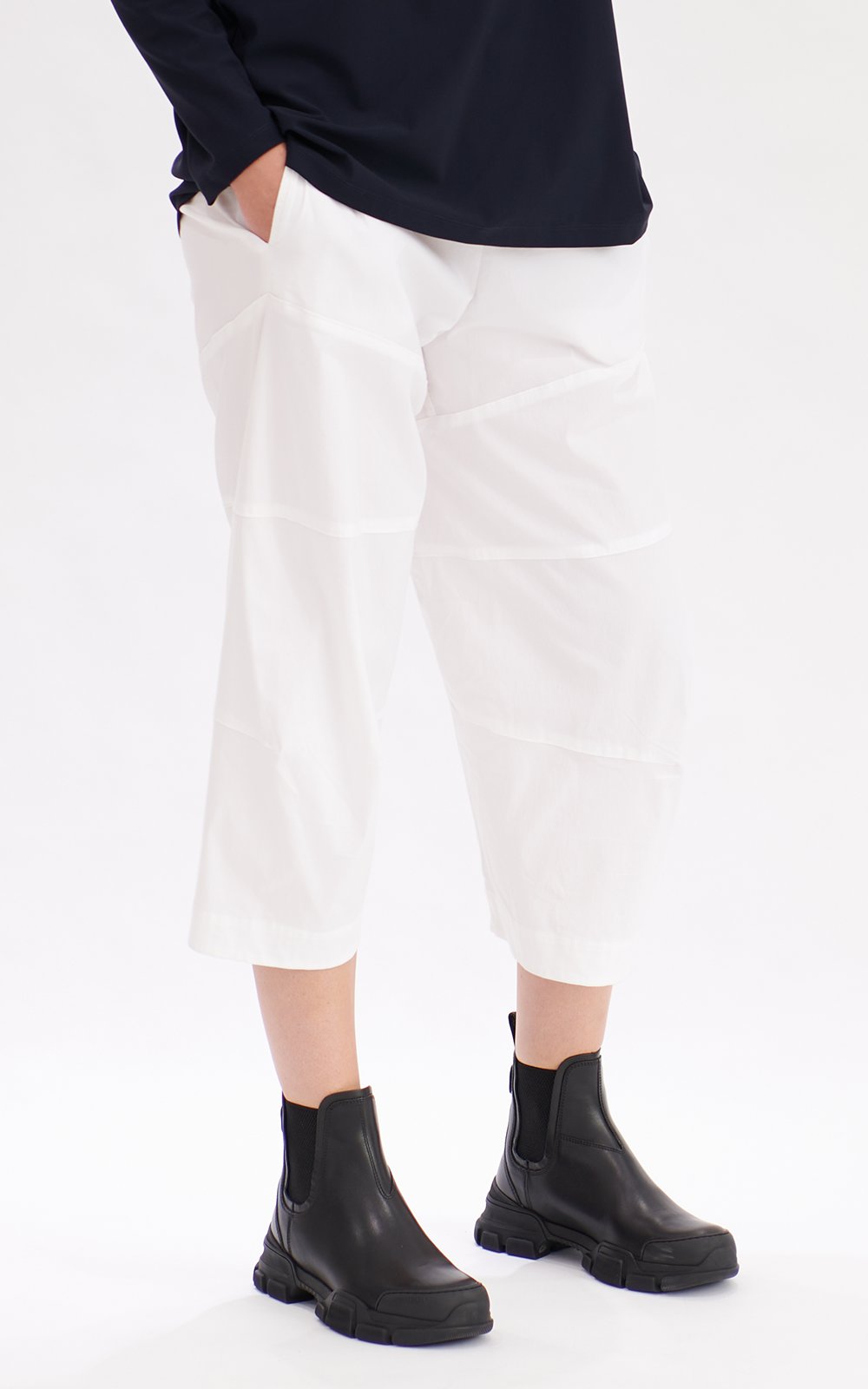 Cropped Tuscan Pant product photo.