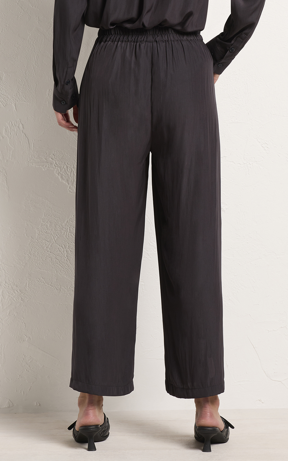 Pace Pant product photo.