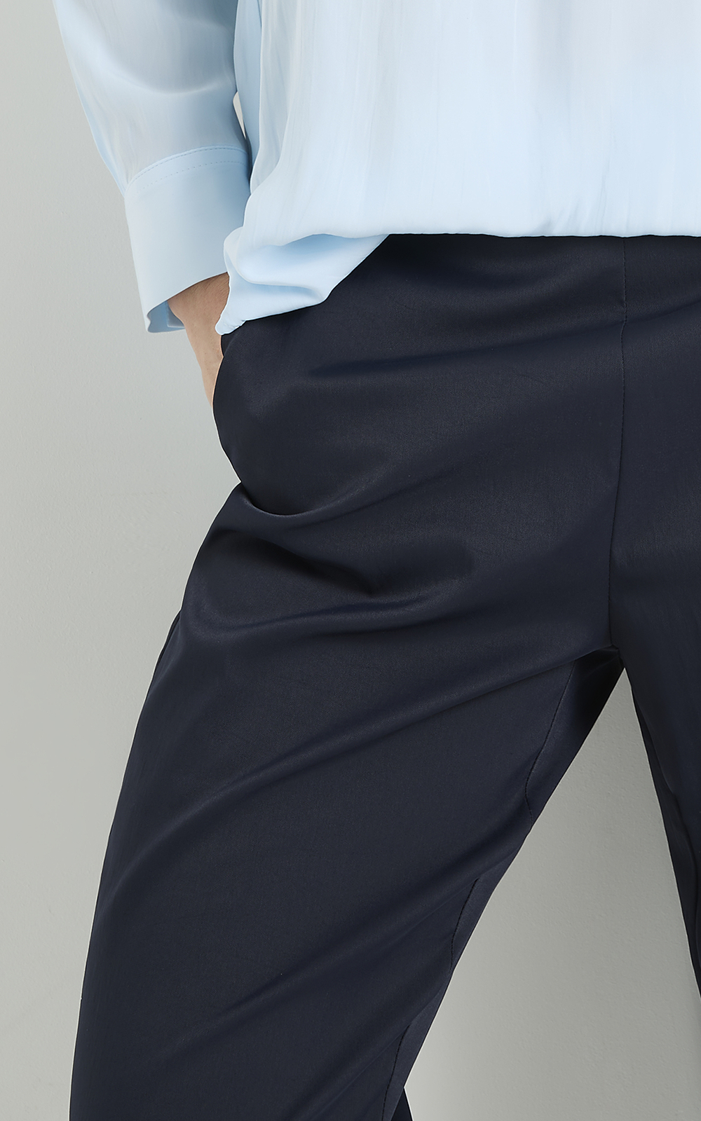 Crop Trouser product photo.