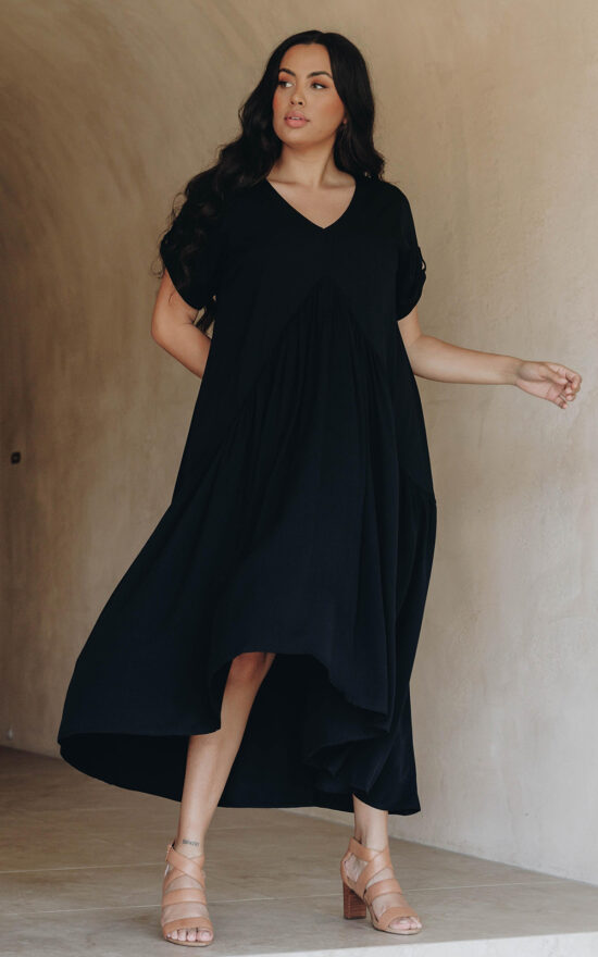 S/S Peak Maxi Dress product photo.