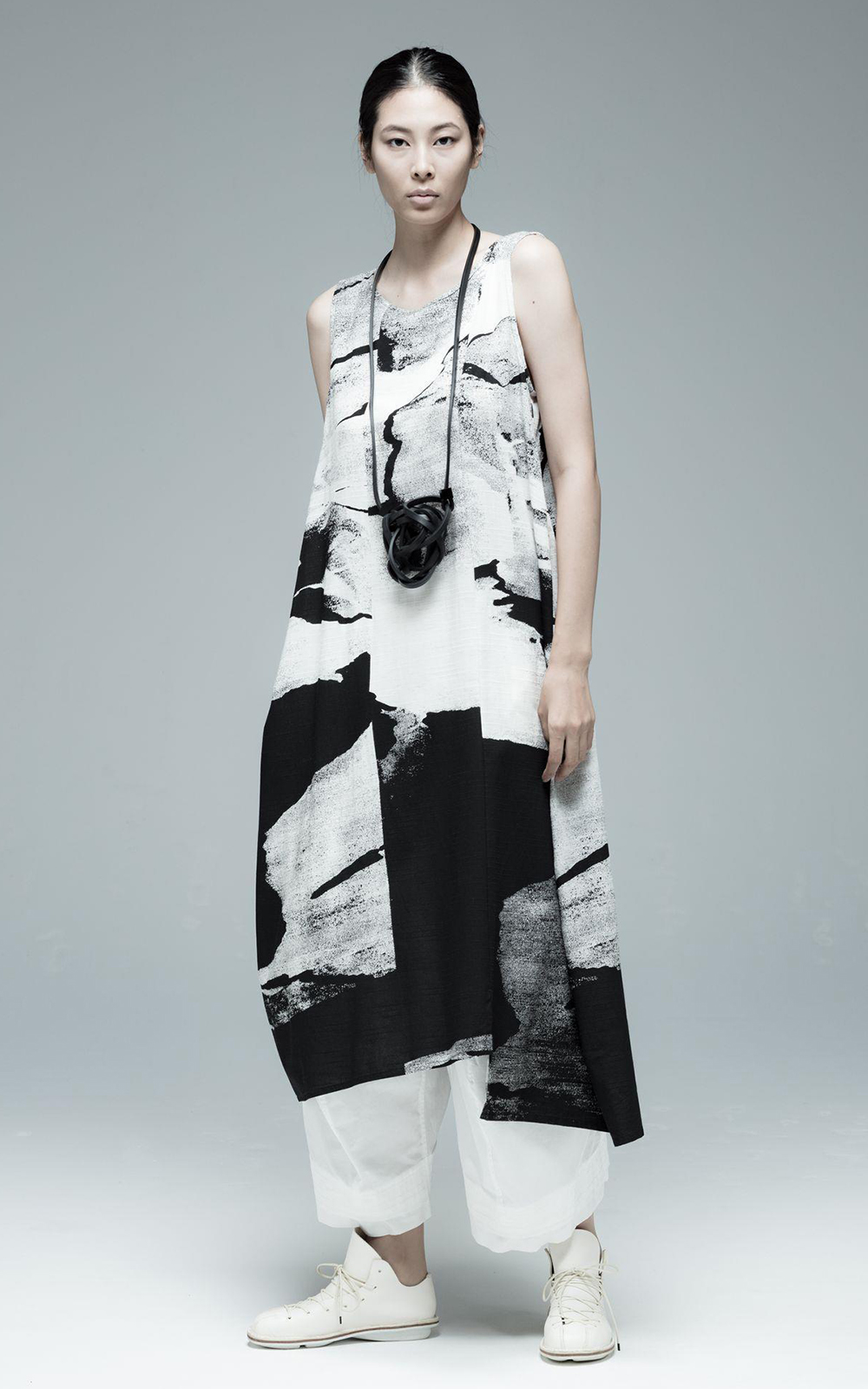 Yoshiko Sleeveless Dress product photo.