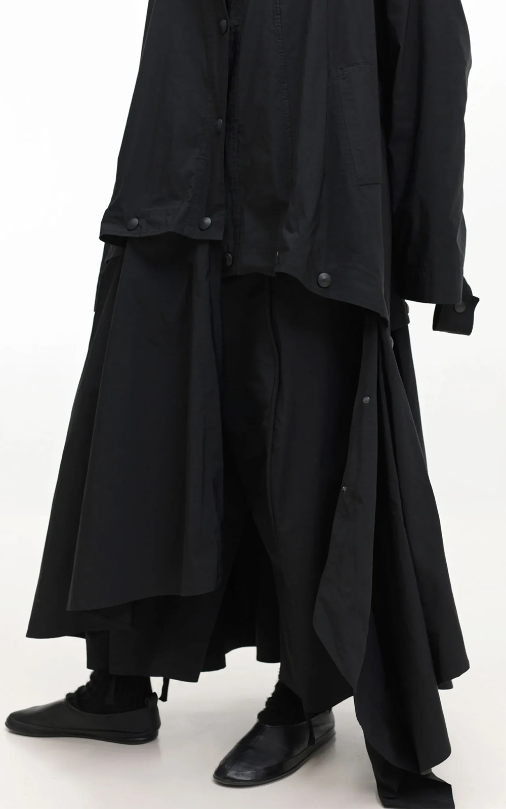 Pluma Trench Coat product photo.