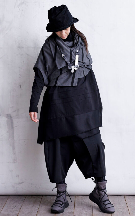 Jomon Trouser product photo.