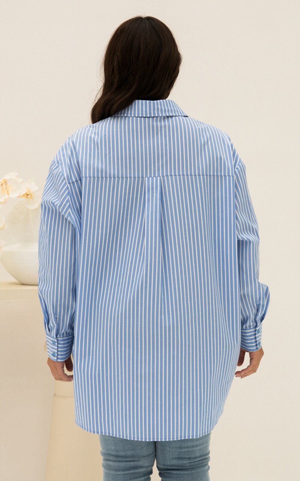 Amore Stripe Shirt product photo.