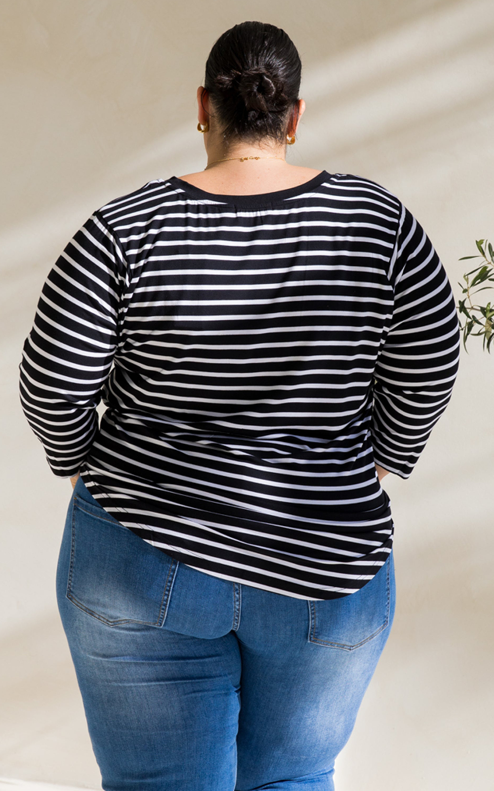 L/S Hi Low Kiana Stripe Top product photo.