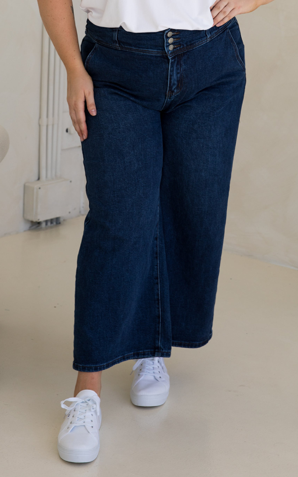 Wide Leg Jean  product photo.