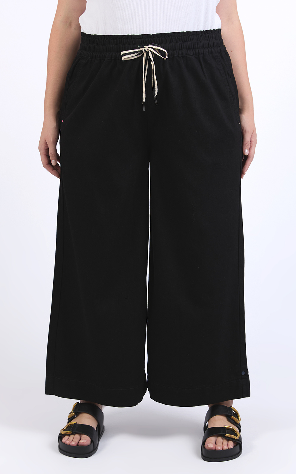 Greta Wide Leg Pant product photo.