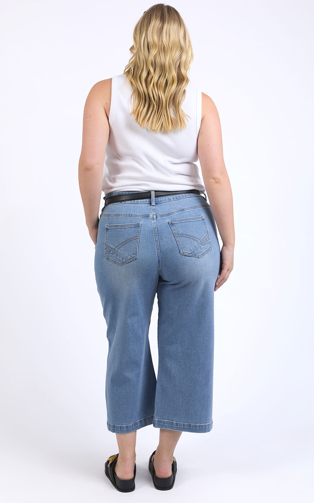 Sidney Cropped Wide Leg Jean product photo.