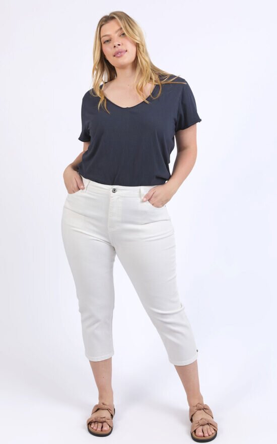 Mollie Capri Pant product photo.