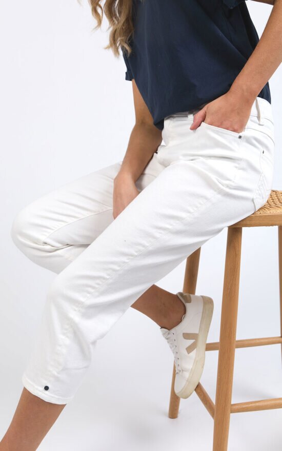 Mollie Capri Pant product photo.