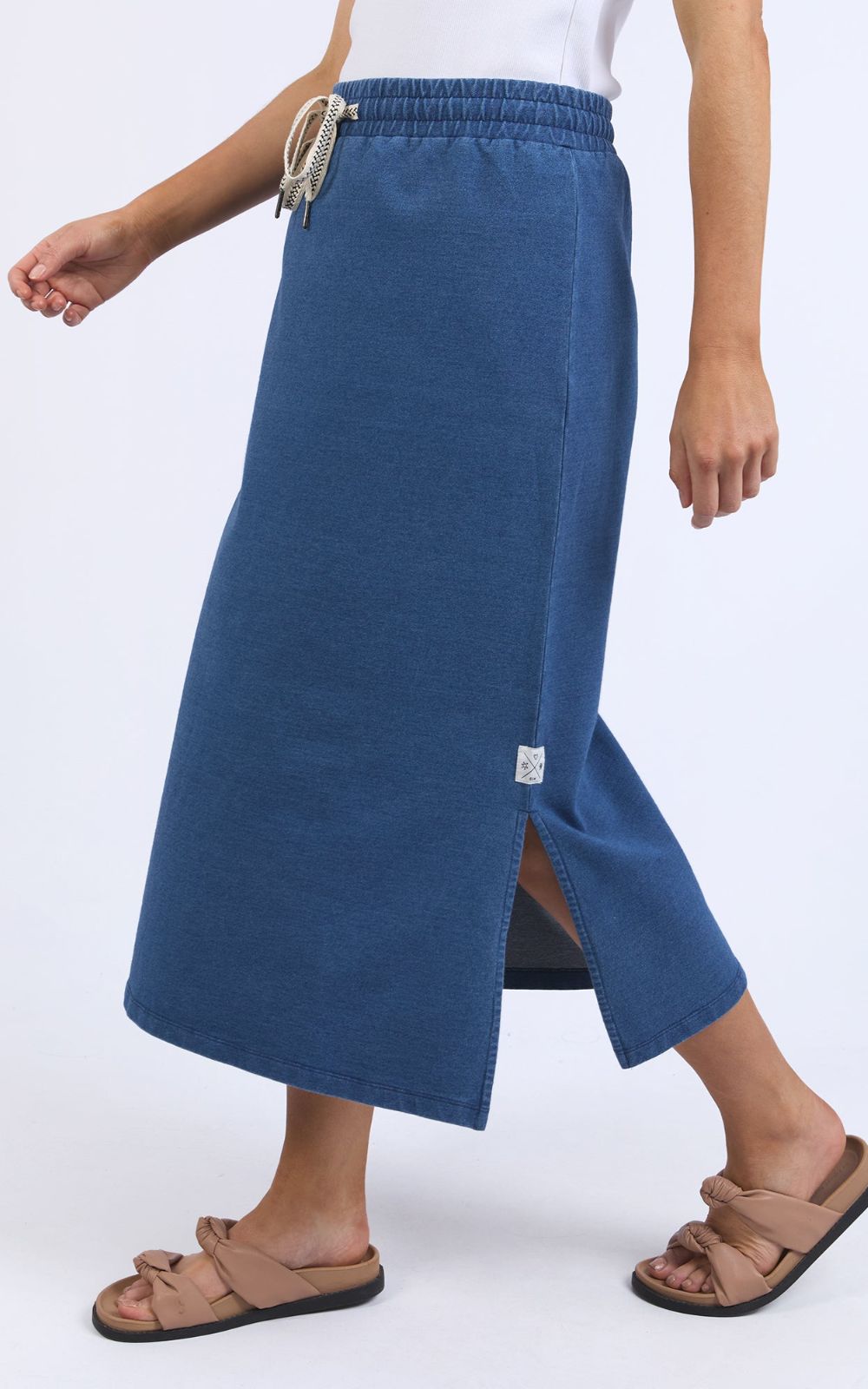 Travel Skirt product photo.