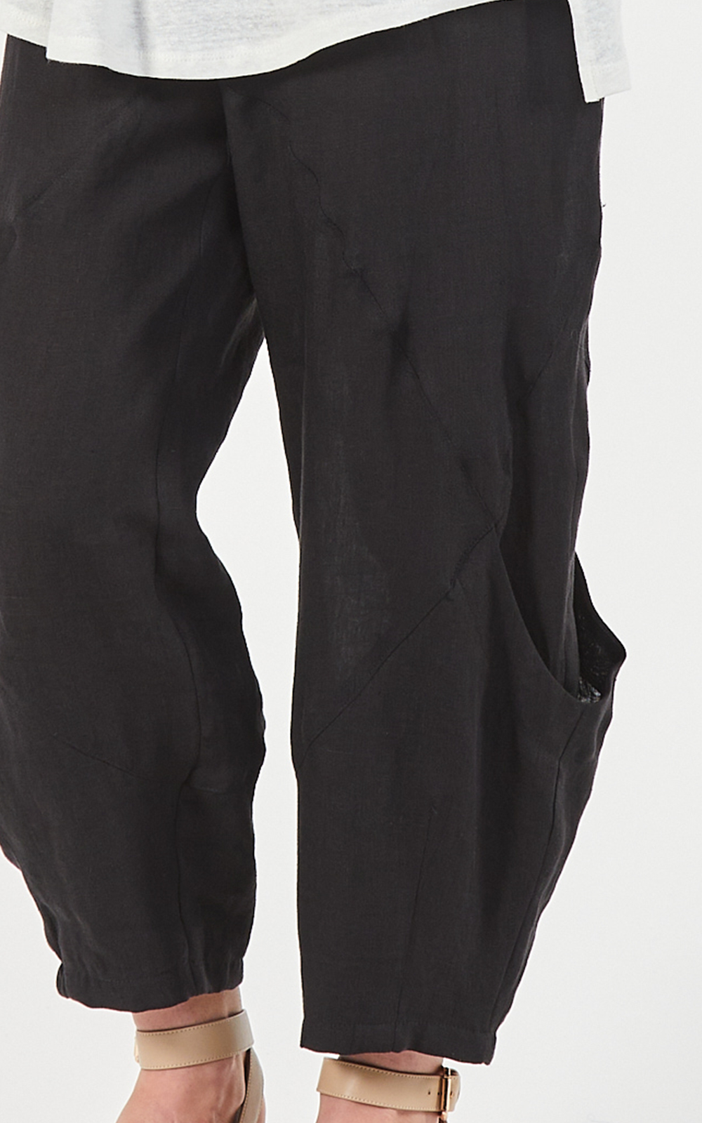 Harte Pocket Pant product photo.