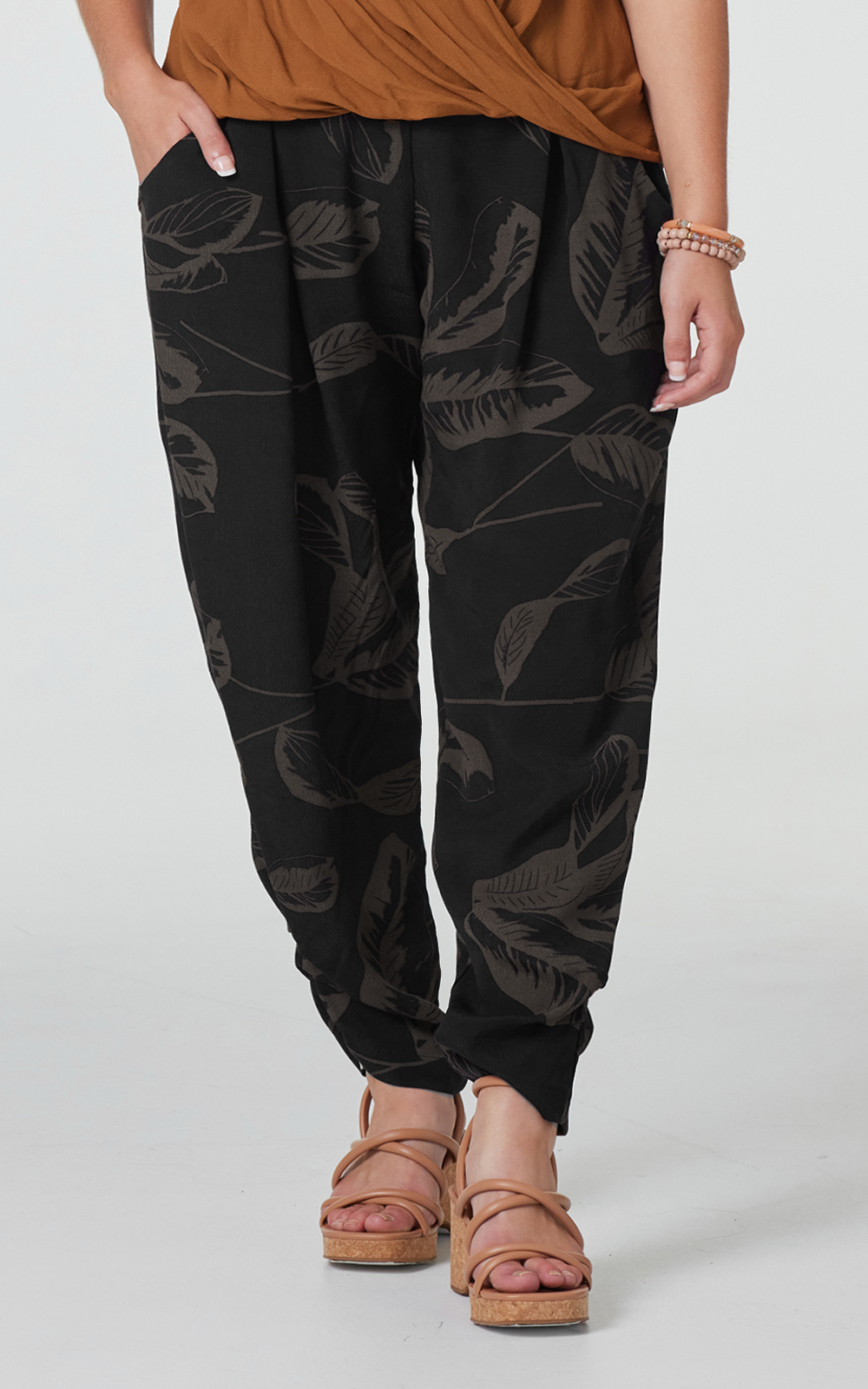 Shisho Print Pant product photo.