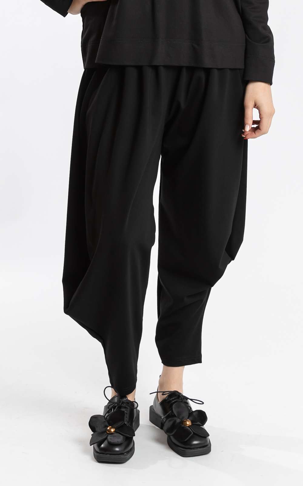 Knot Pants Black  product photo.