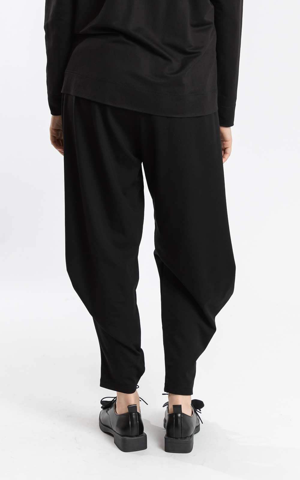 Knot Pants Black  product photo.