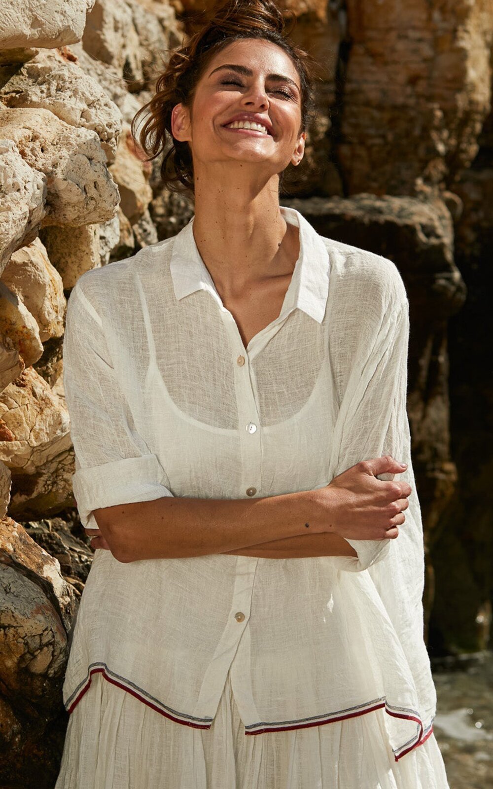 Aria Shirt In Gauze Linen product photo.