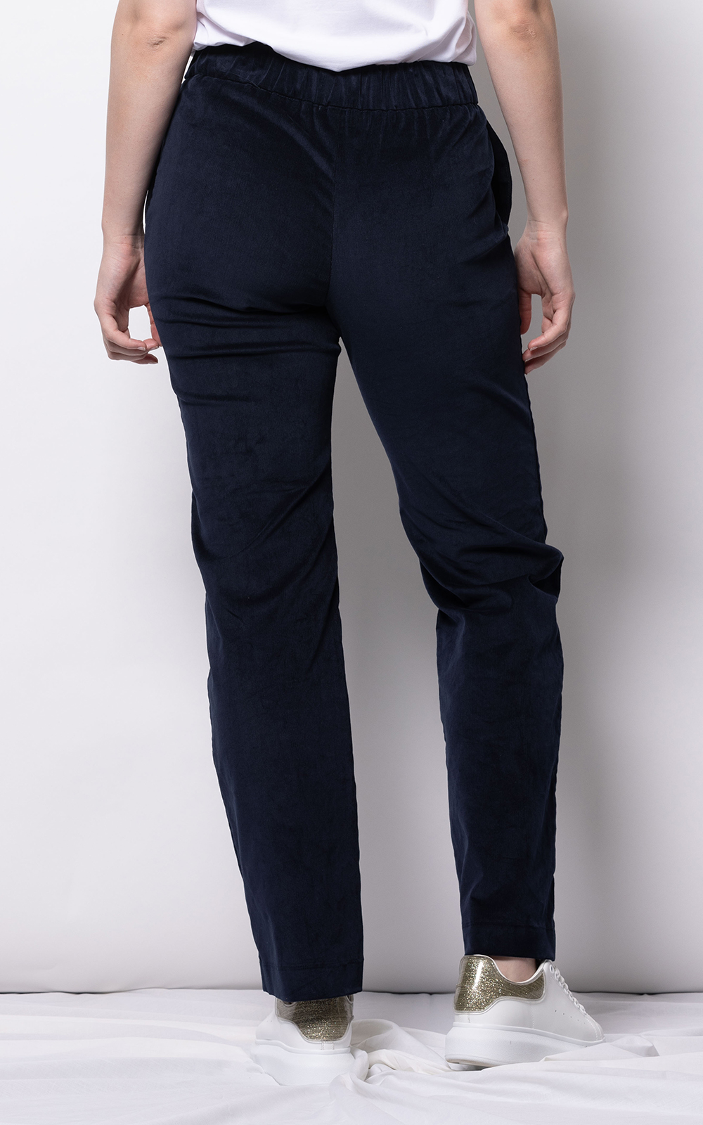 Icon Pant product photo.