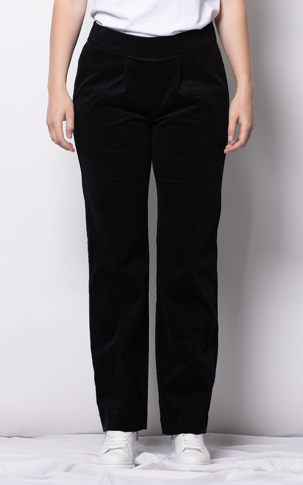 Icon Pant product photo.