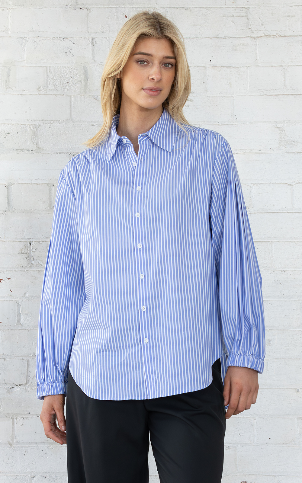 Studio Shirt In Blue Stripe product photo.