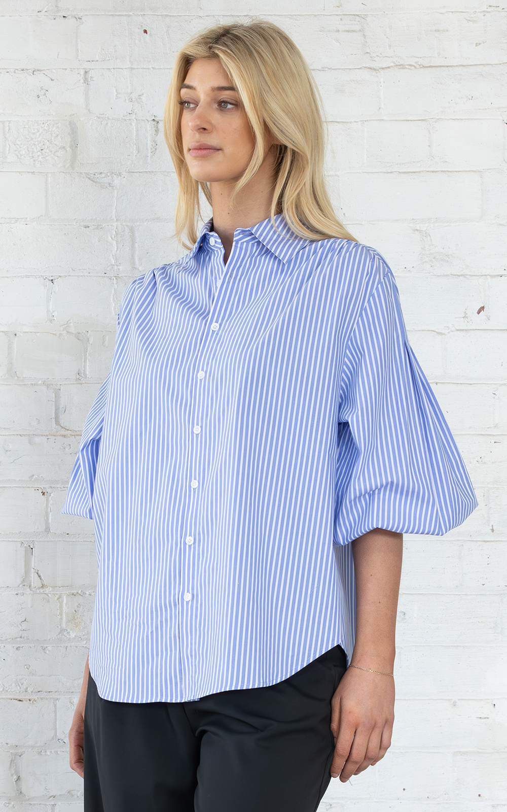 Studio Shirt In Blue Stripe product photo.