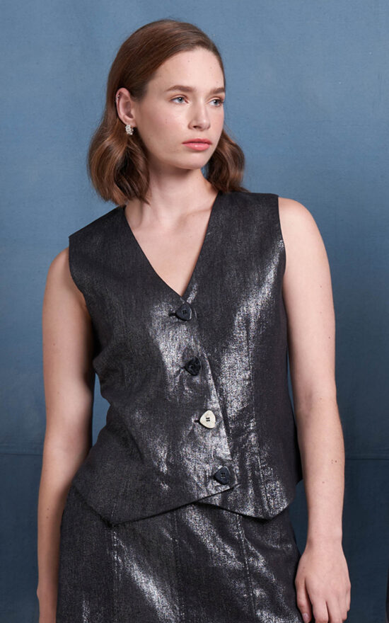 In Ore Vest product photo.