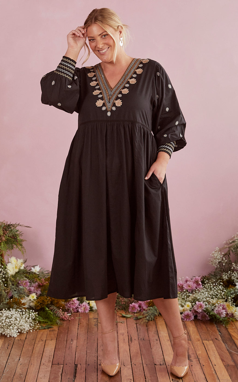 Sadie Embroidered Dress In Sanctuary product photo.