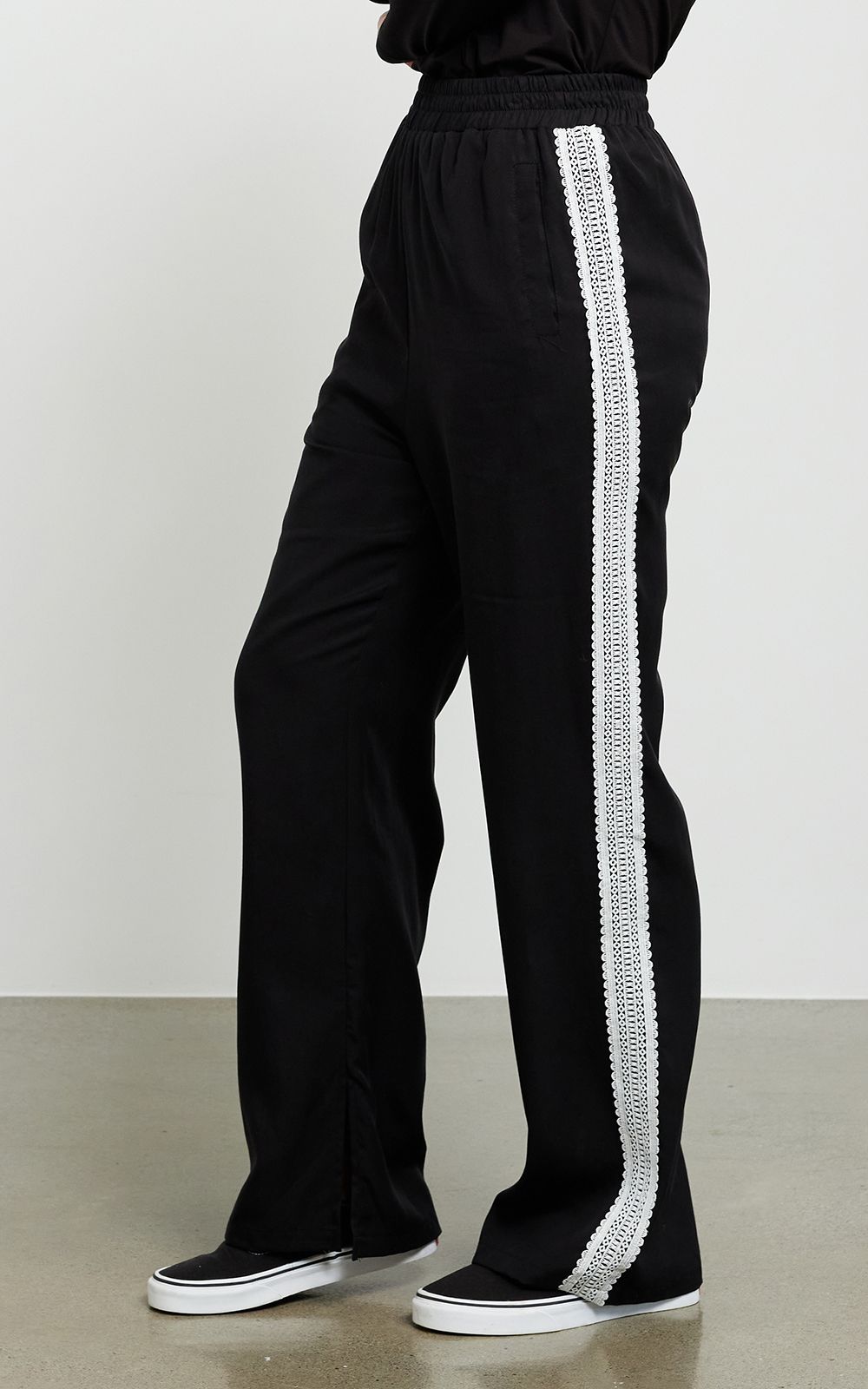 Taylor Pant product photo.