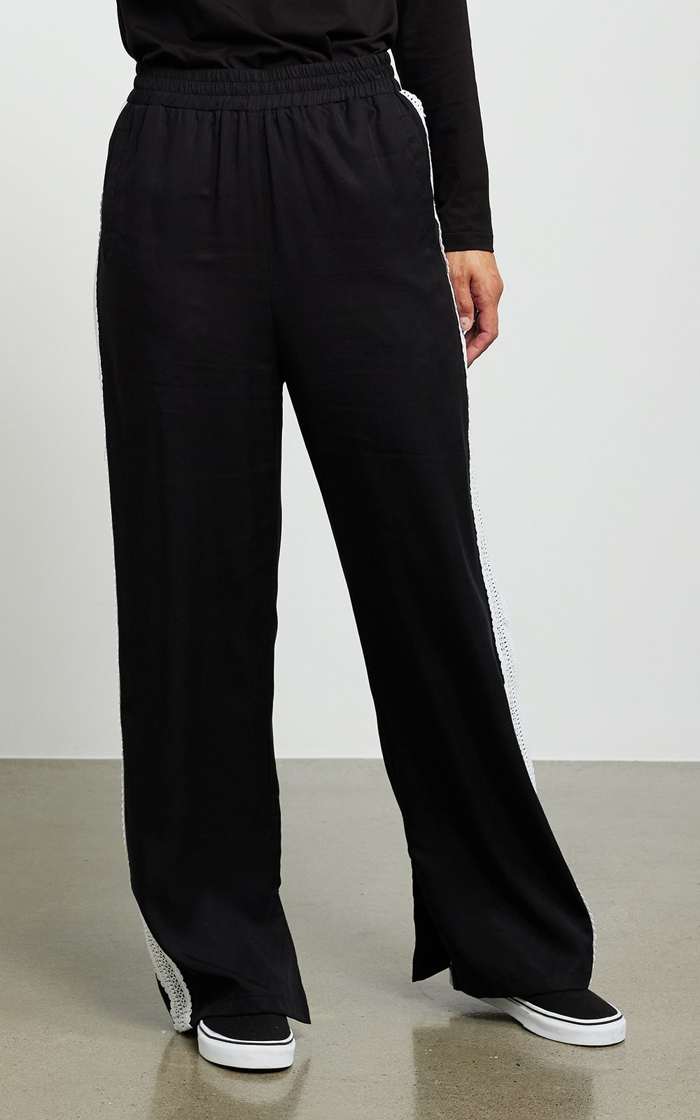 Taylor Pant product photo.