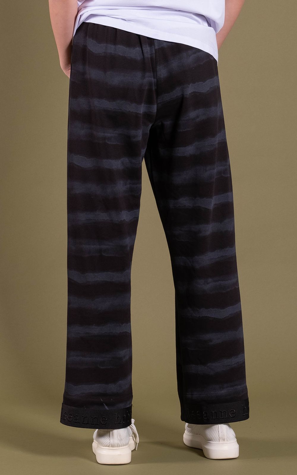 Brie Pants product photo.