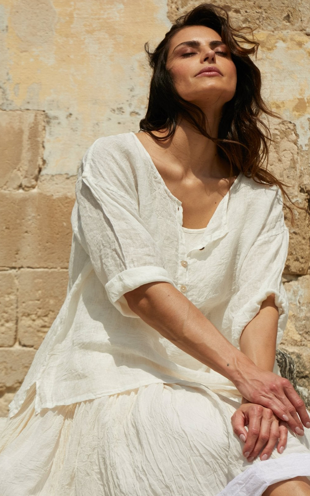 Hadley Top In Gauze Linen product photo.