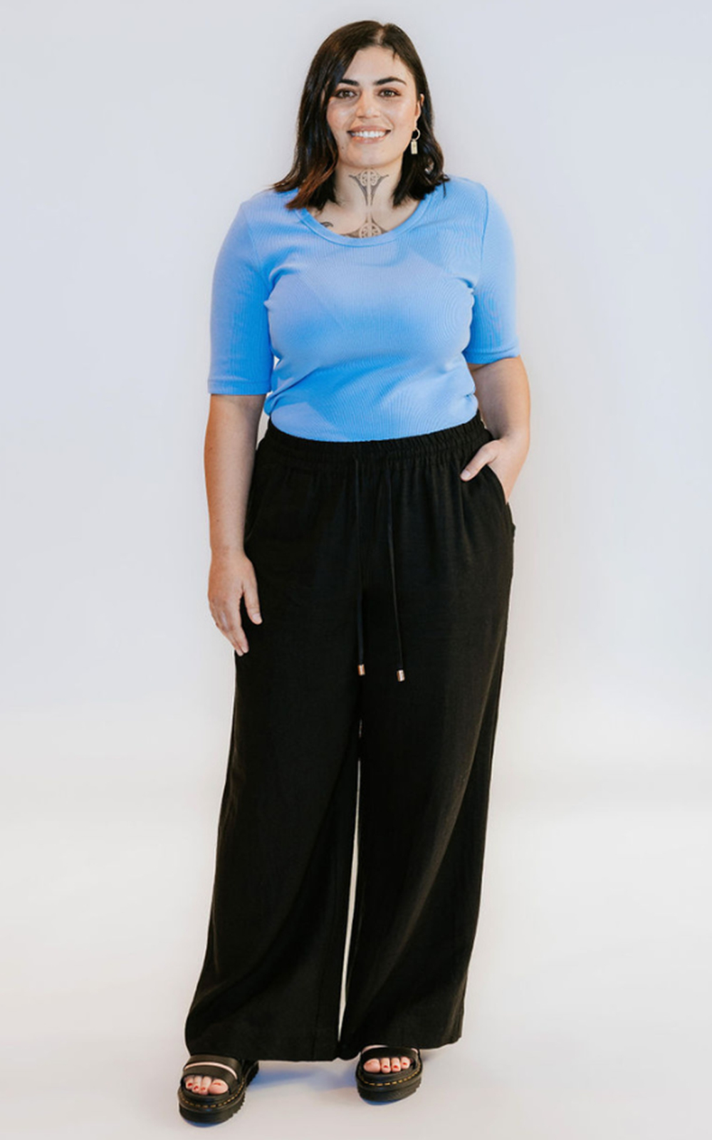 Isla Pant product photo.