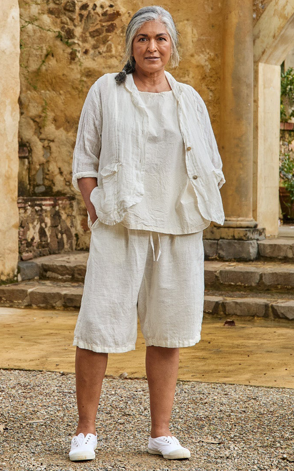 Jaya Shorts In Linen product photo.