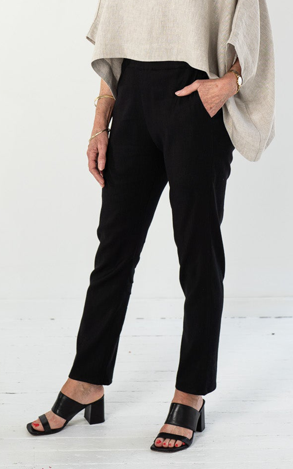 Liza Pant product photo.