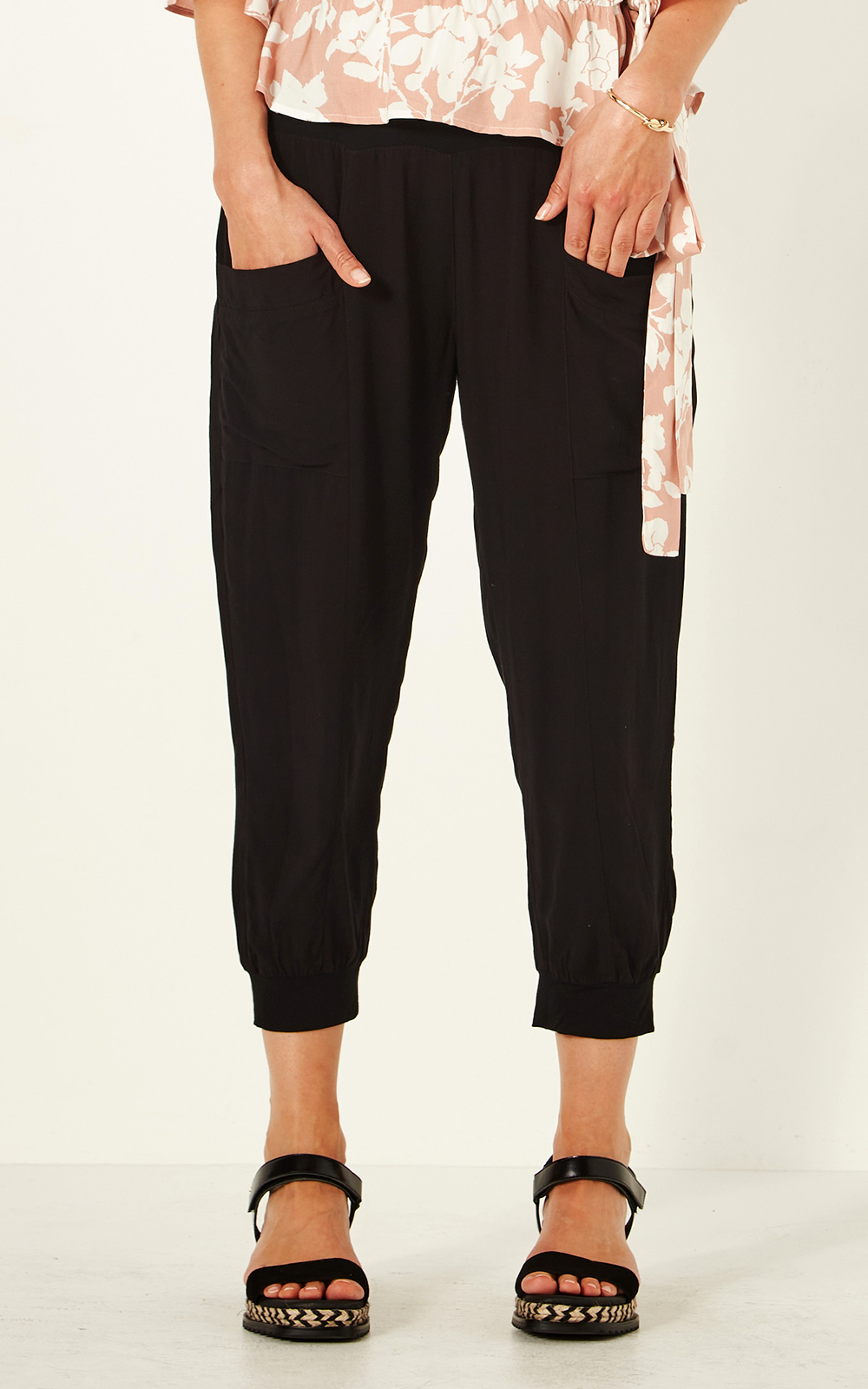 Harem Pant  product photo.