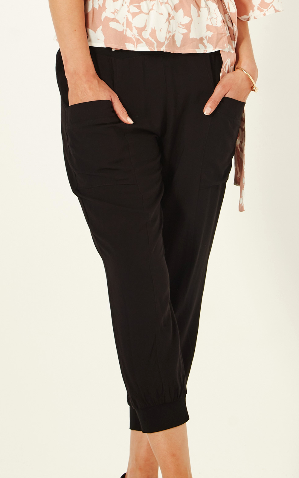 Harem Pant  product photo.