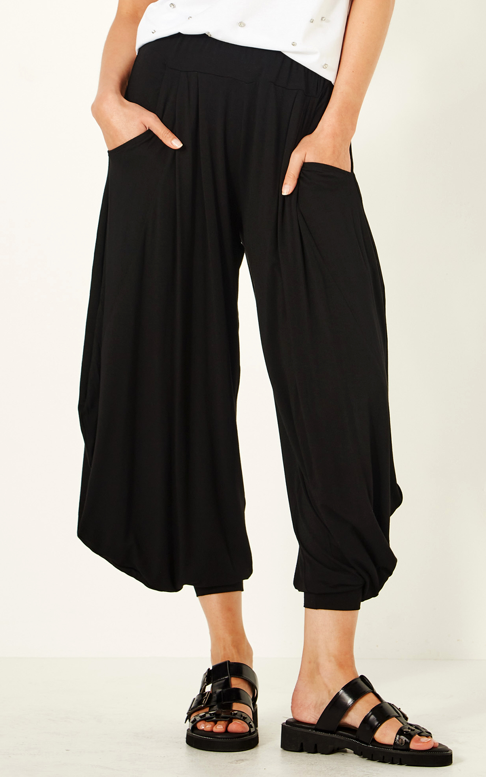 Lenka Pant product photo.