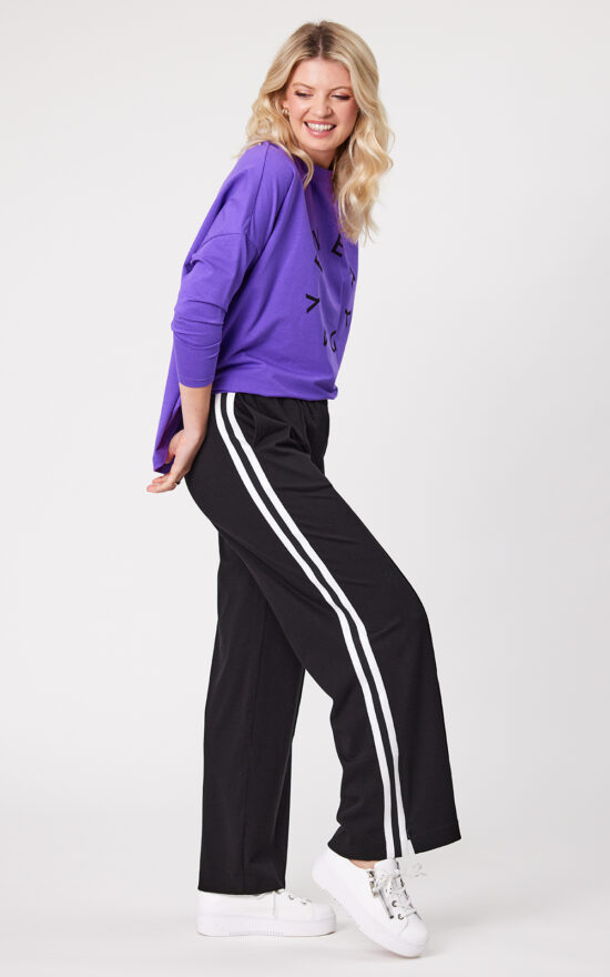 Chloe Pant  product photo.