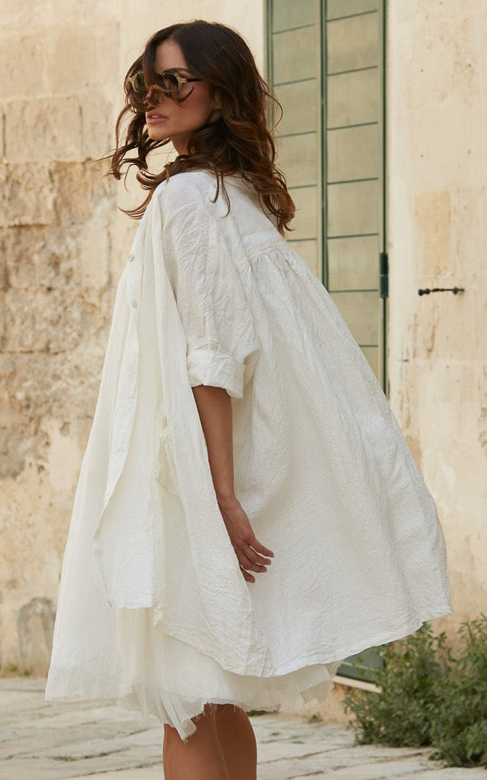 Lucia Shirt In Linen product photo.