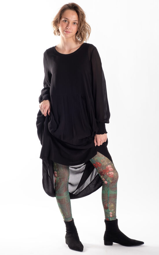 Leggings product photo.