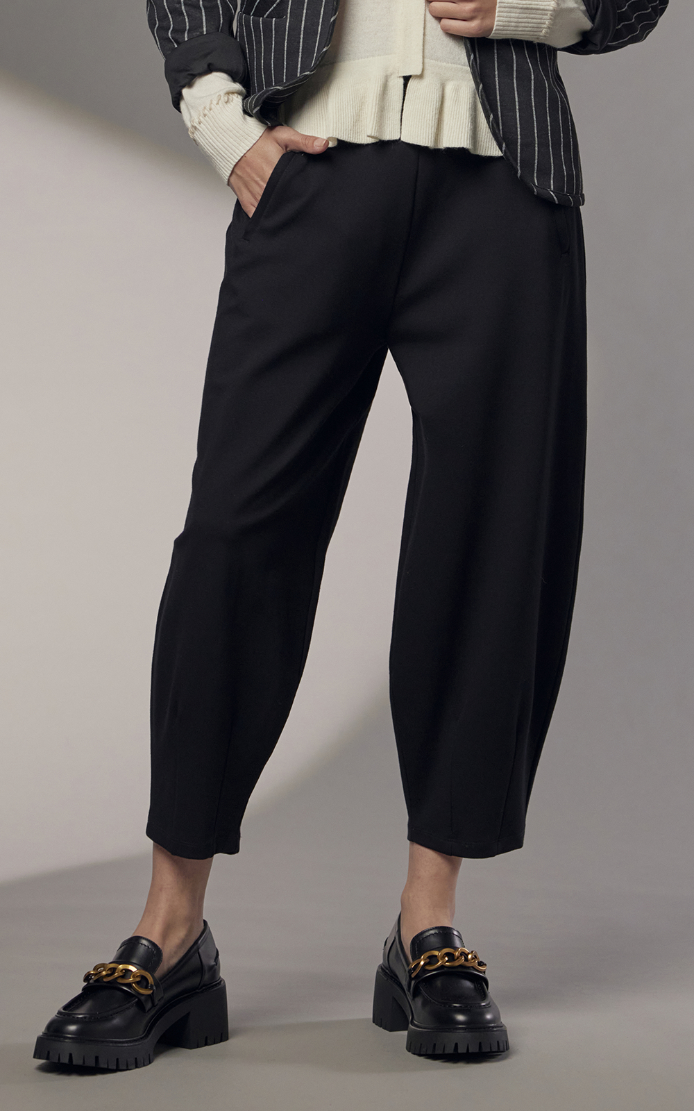 On Ponte Tulip Pant product photo.