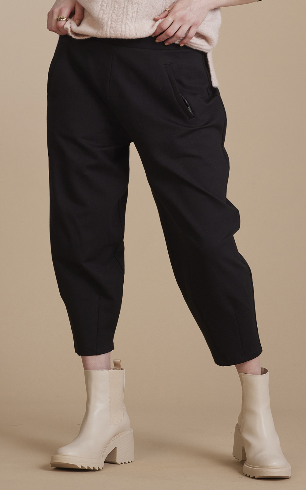 On Ponte Tulip Pant product photo.