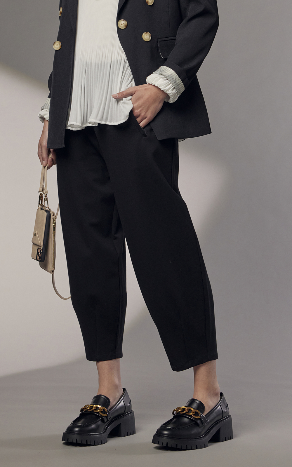 On Ponte Tulip Pant product photo.