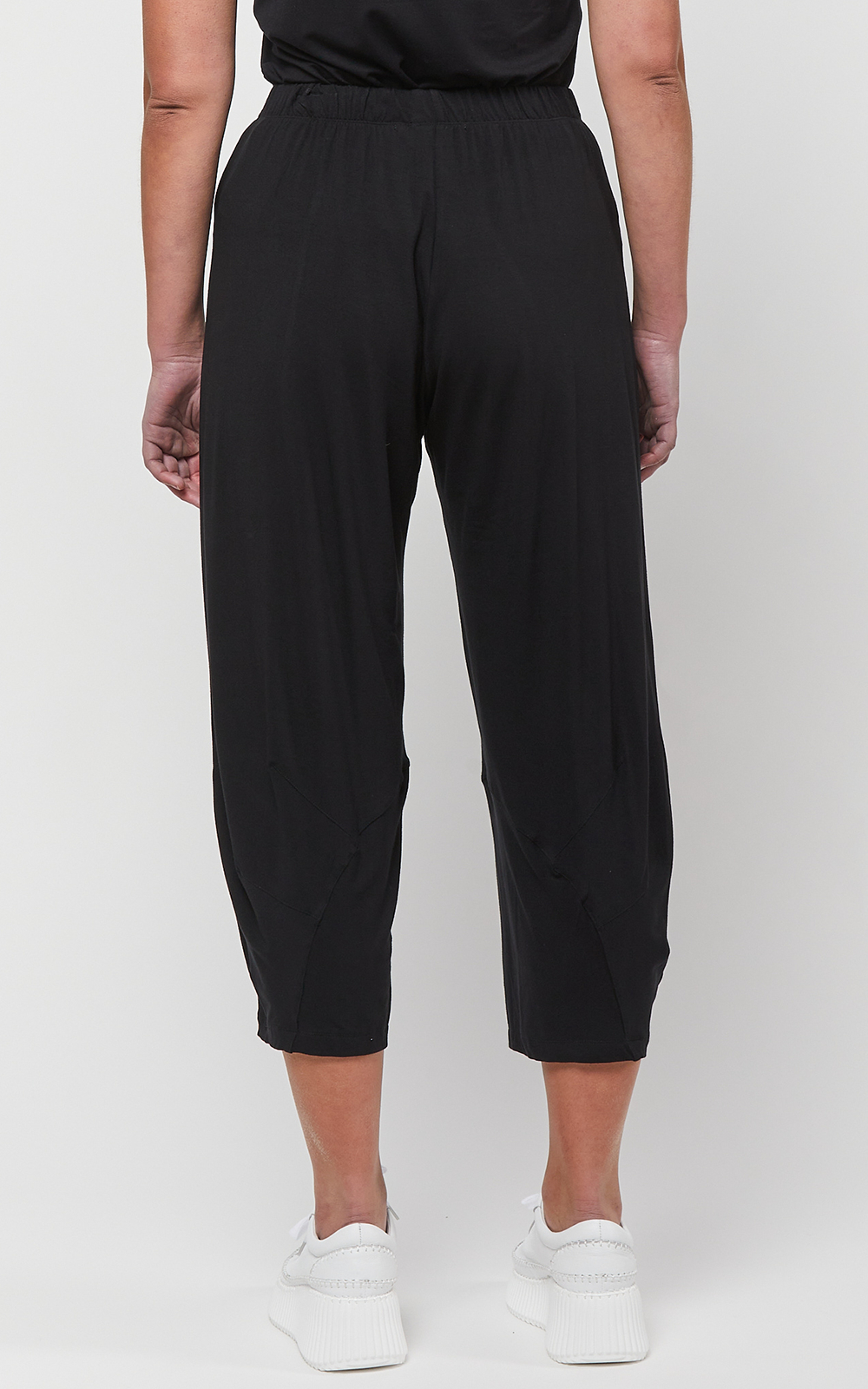 Supernova Tuck Pant product photo.