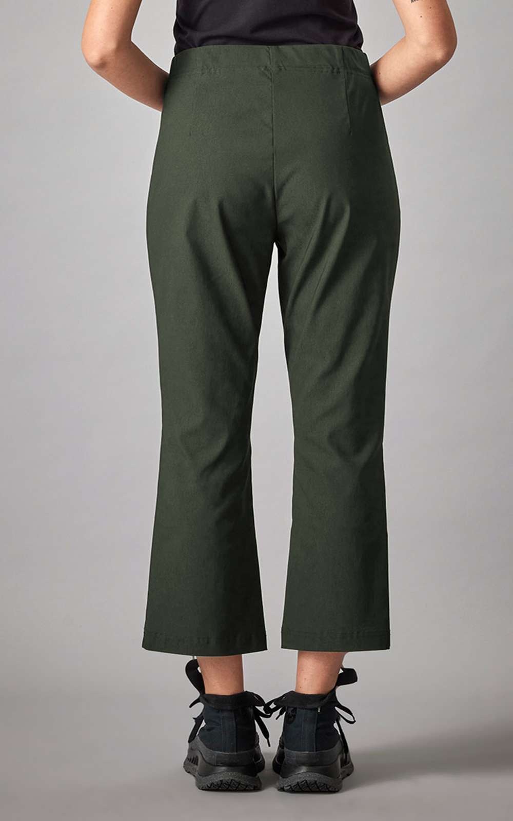 Pintuck 3 Qtr Flare Pant  product photo.